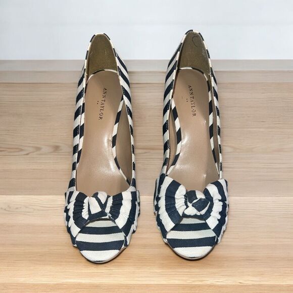 ✨ANN TAYLOR PEONY PEEPTOE KNOT SZ 8 HEELS✨ - Picture 1 of 11